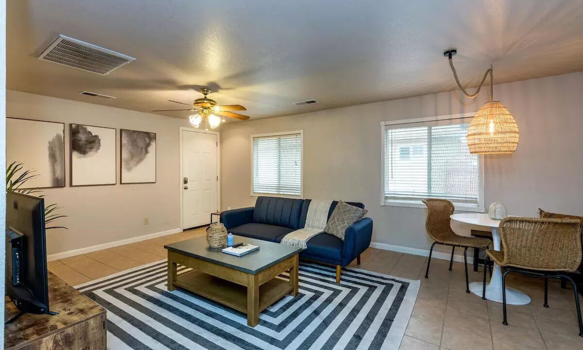 Photo of Livingroom in Roosevelt