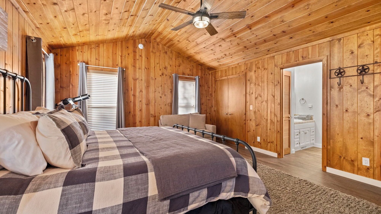 Photo of Bedroom in Mi-Wuk Village