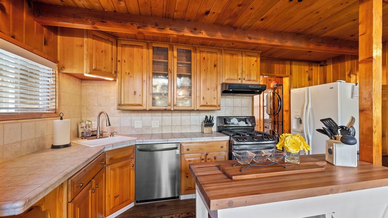 Photo of Kitchen in Mi-Wuk Village