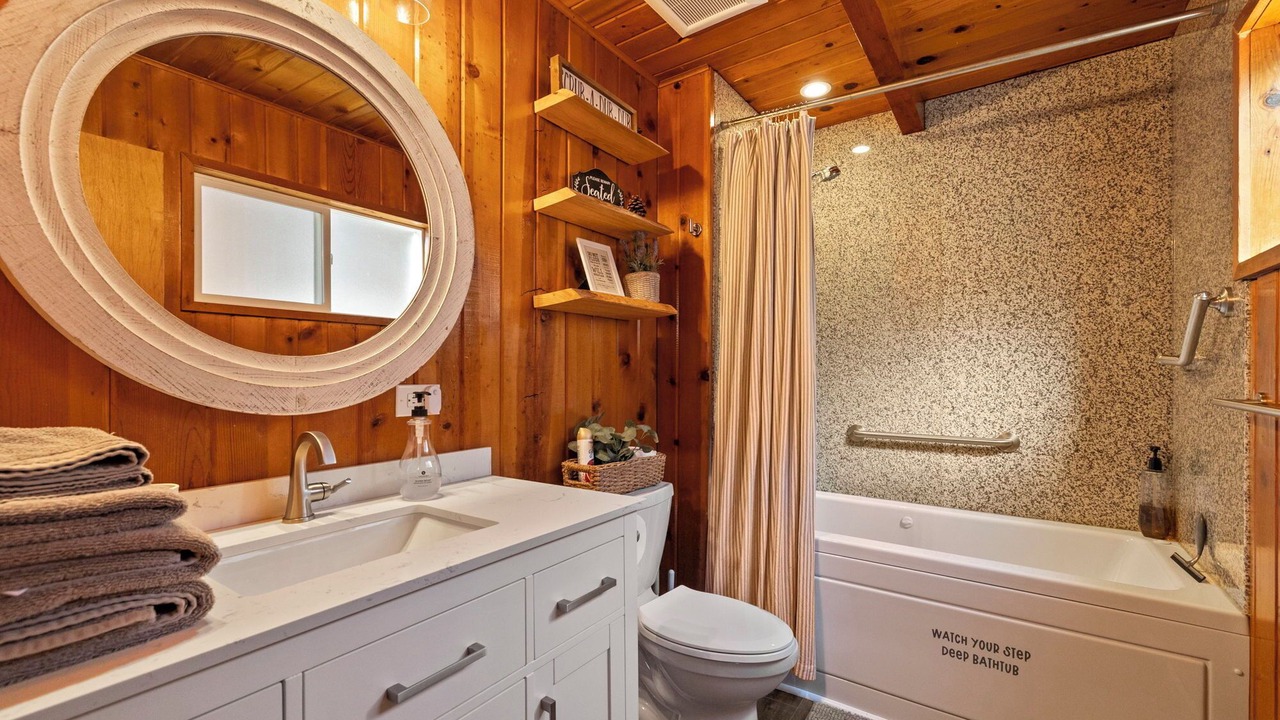 Photo of Bathroom in Mi-Wuk Village