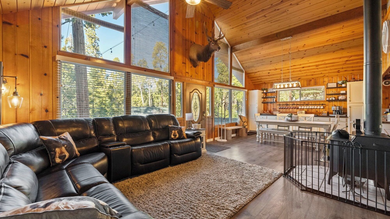 Photo of Livingroom in Mi-Wuk Village