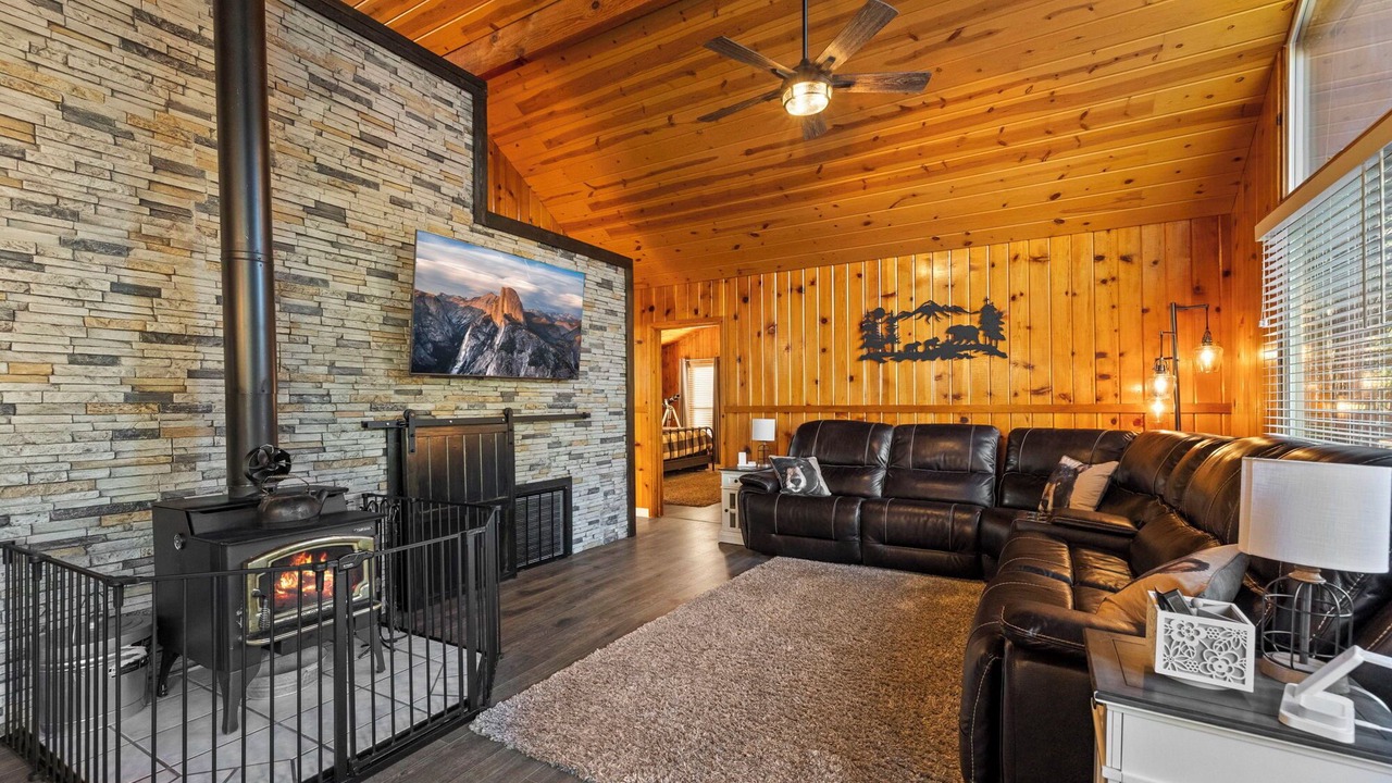 Photo of Livingroom in Mi-Wuk Village