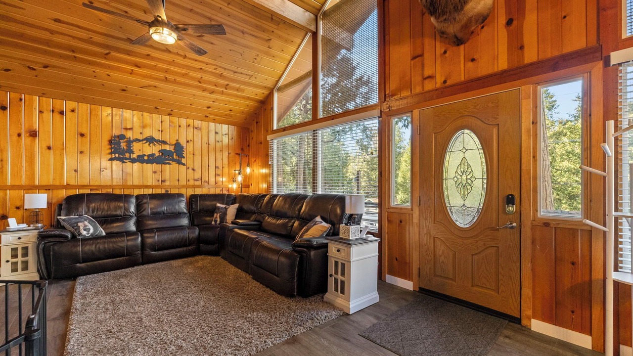 Photo of Livingroom in Mi-Wuk Village