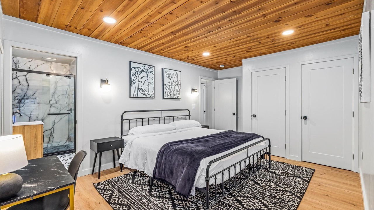 Photo of Bedroom in Cold Springs