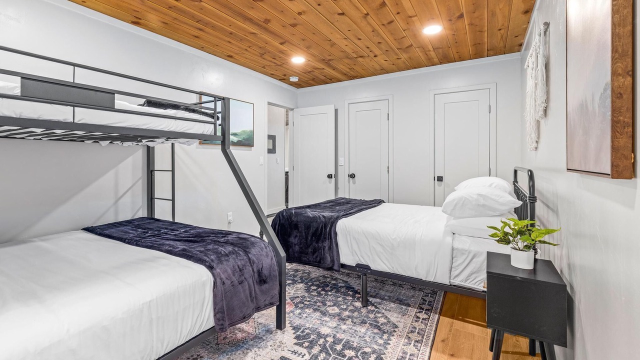 Photo of Bedroom in Cold Springs