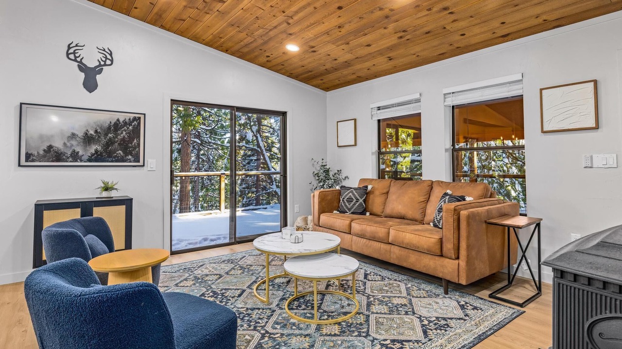 Photo of Livingroom in Cold Springs