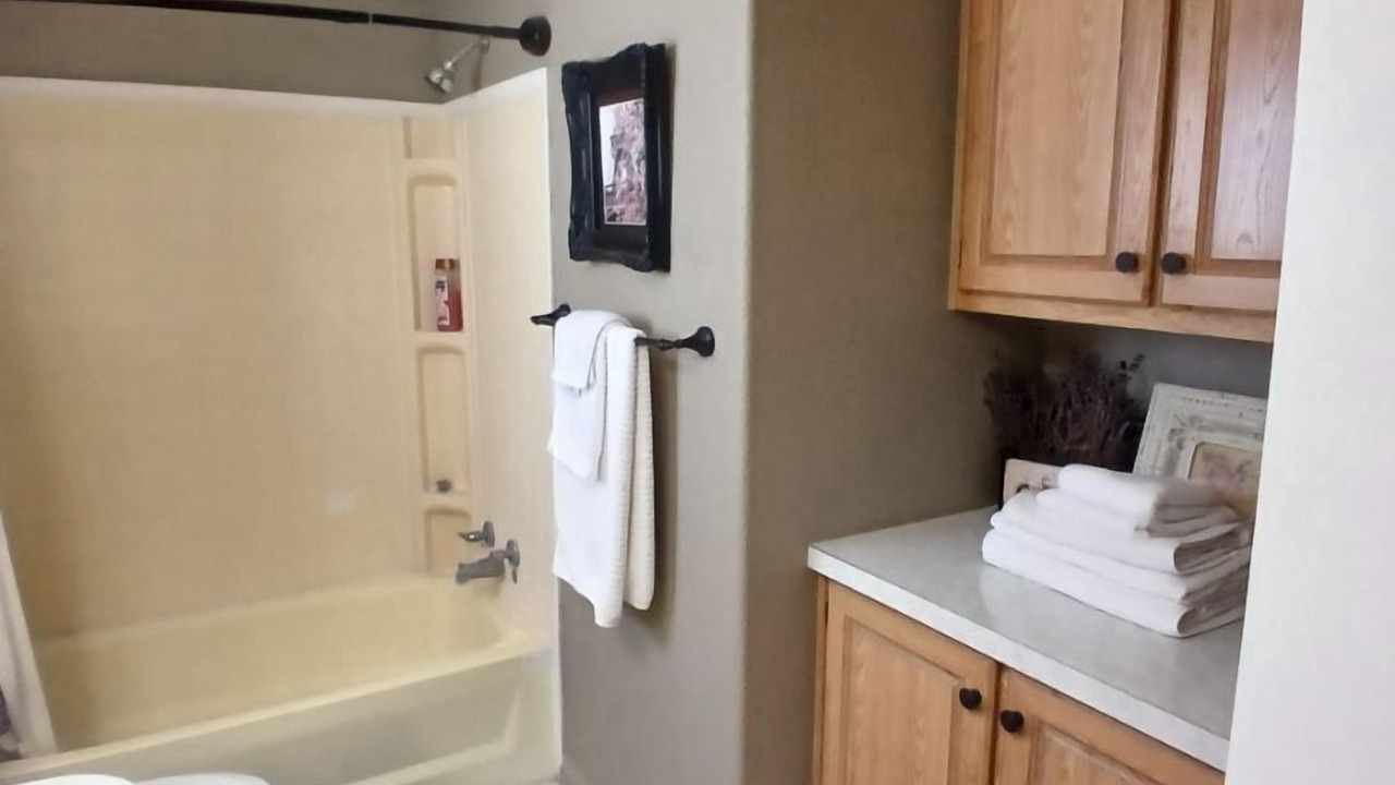 Photo of Bathroom in Olancha