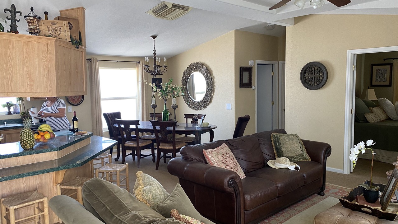 Photo of Livingroom in Olancha