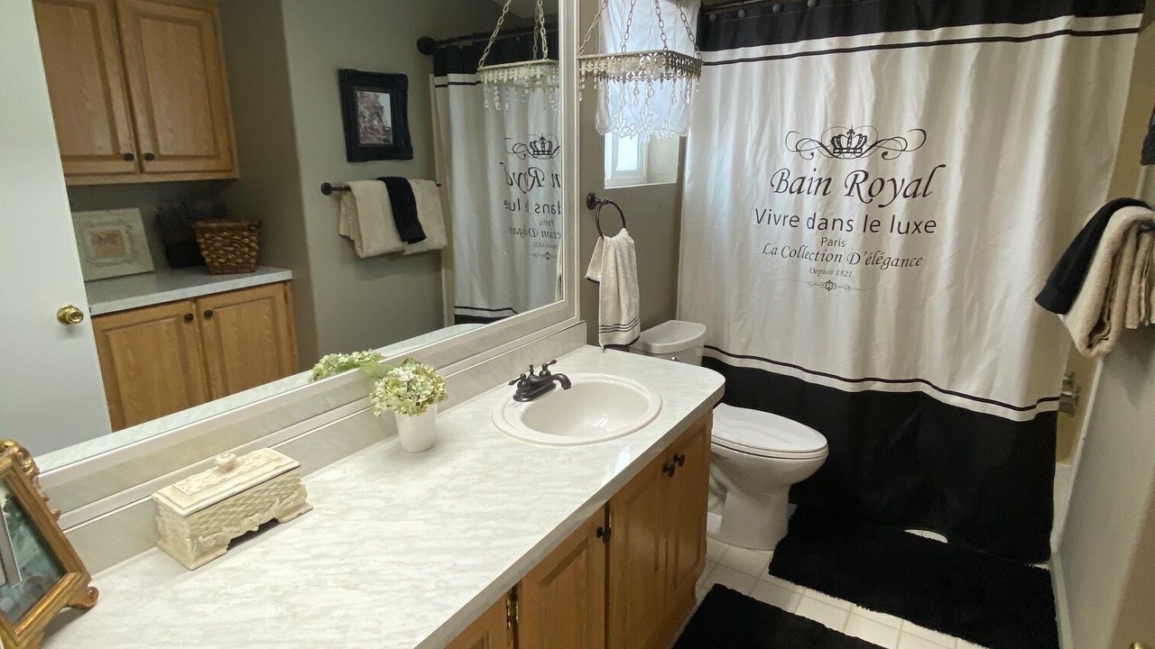 Photo of Bathroom in Olancha