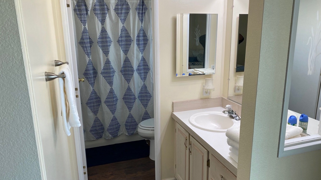 Photo of Bathroom in Olancha