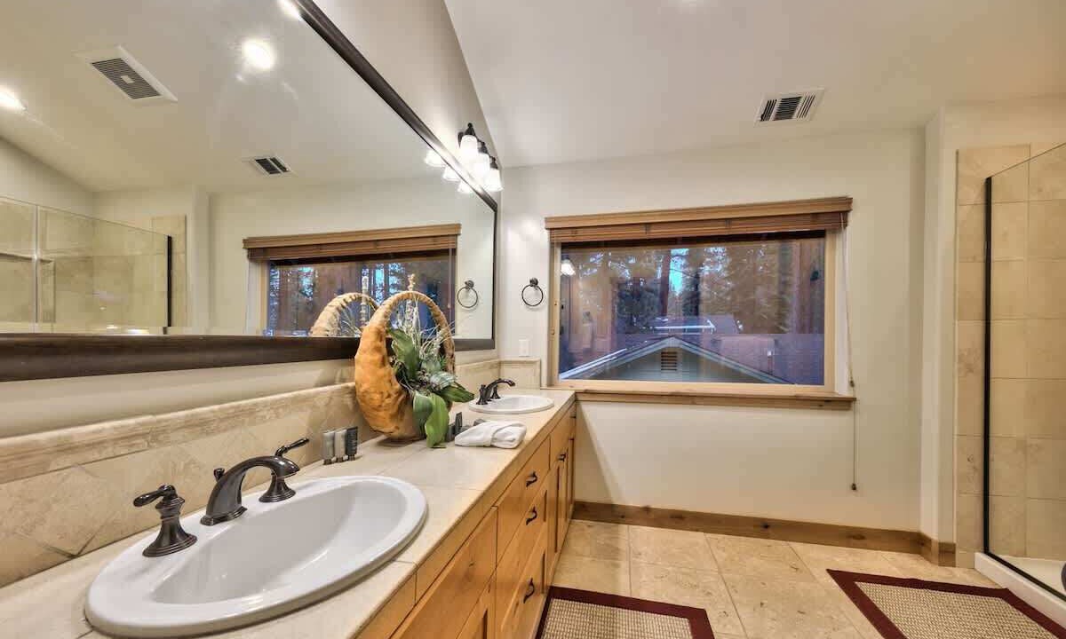Photo of Bathroom in Pioneer Trail