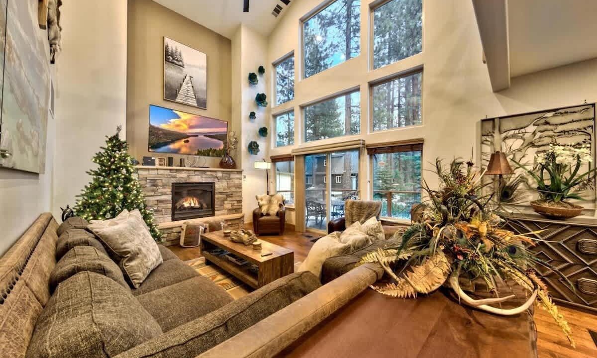 Photo of Livingroom in Pioneer Trail