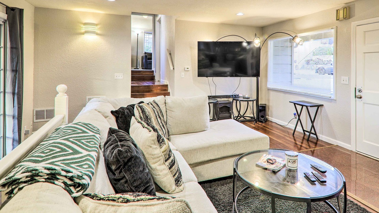 Photo of Livingroom in Castro Valley