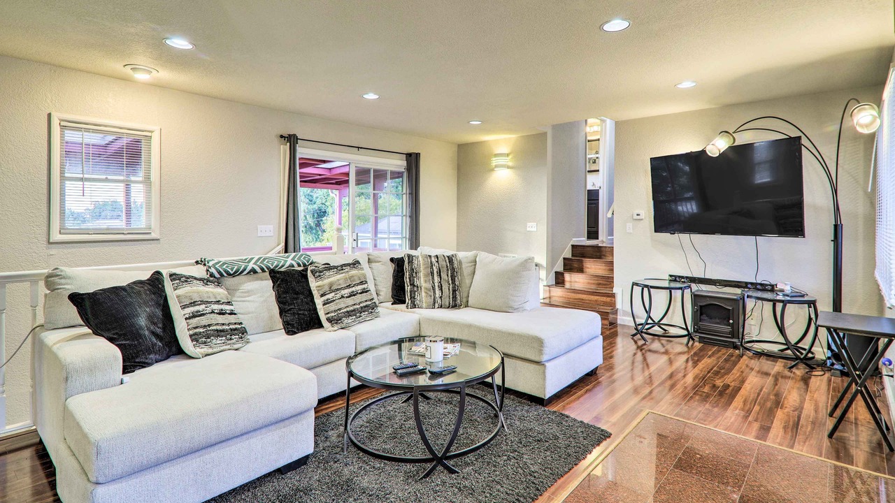 Photo of Livingroom in Castro Valley