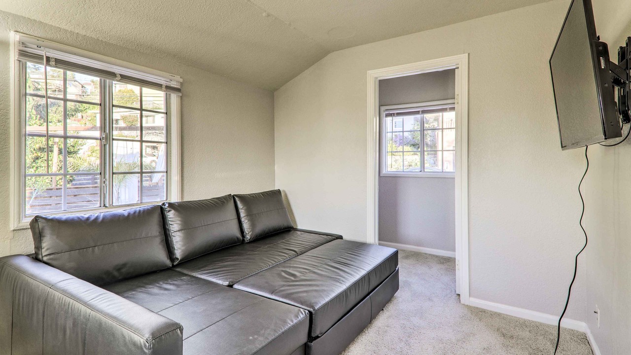 Photo of Livingroom in Castro Valley