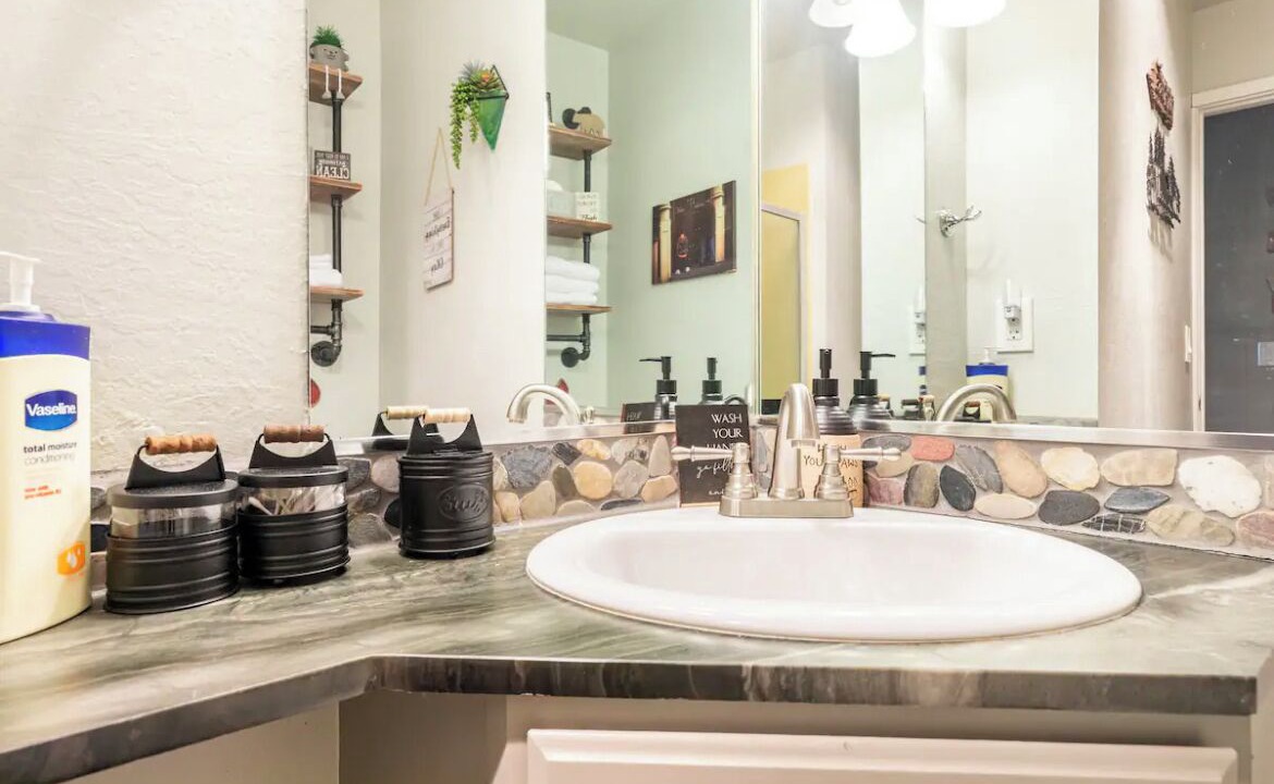 Photo of Bathroom in Pinecrest