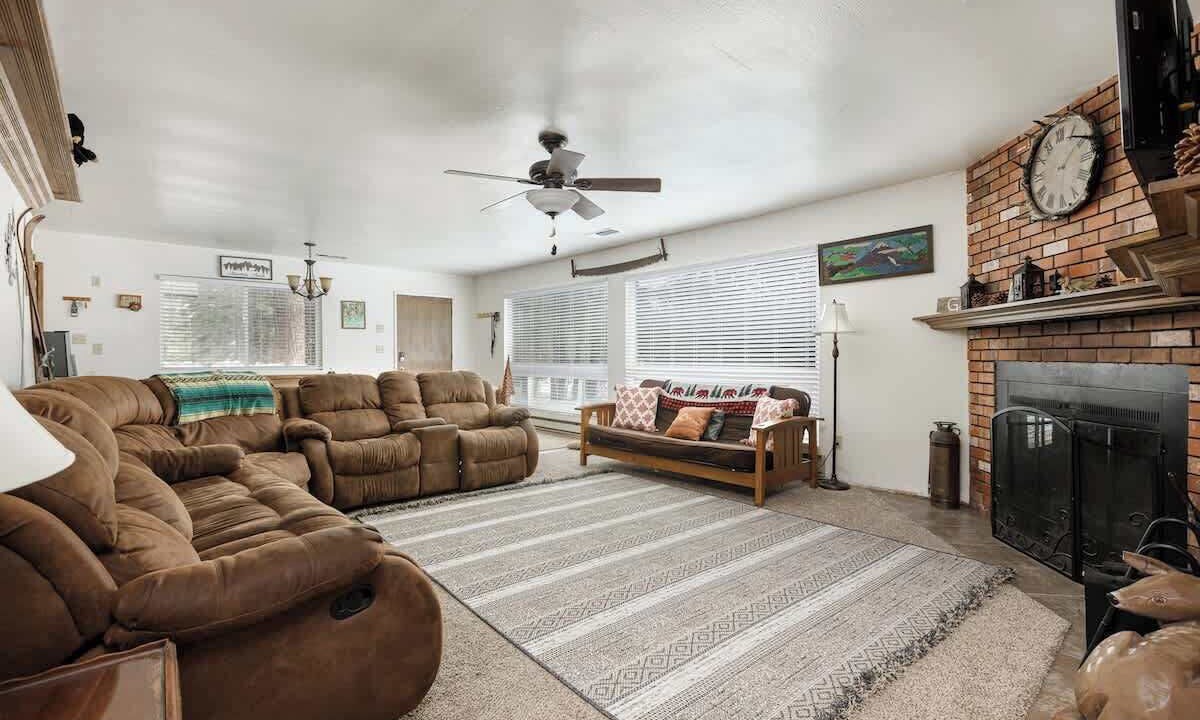 Photo of Livingroom in Ponderosa