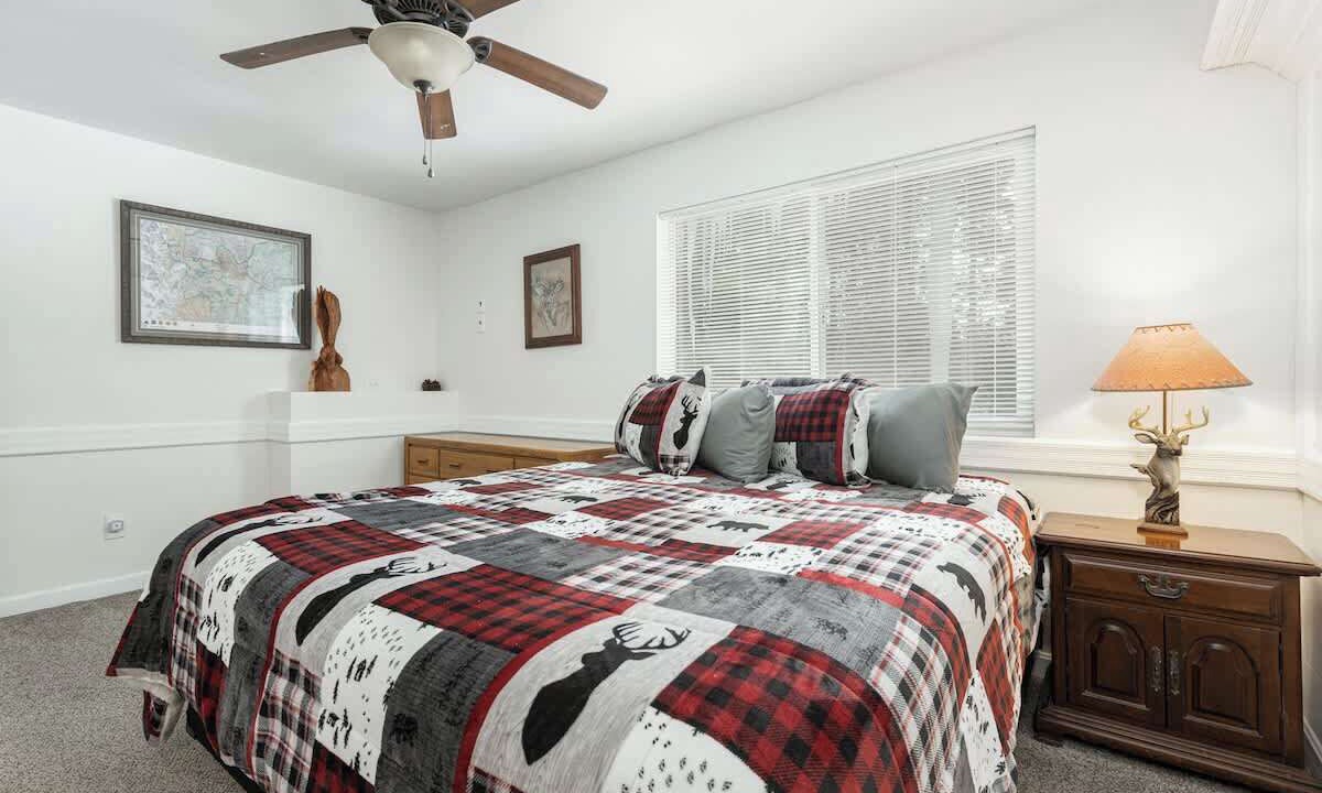 Photo of Bedroom in Ponderosa