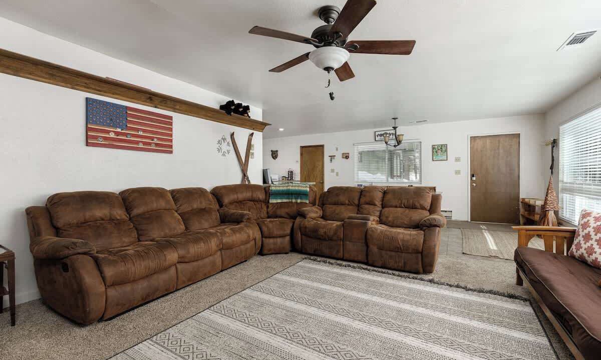 Photo of Livingroom in Ponderosa