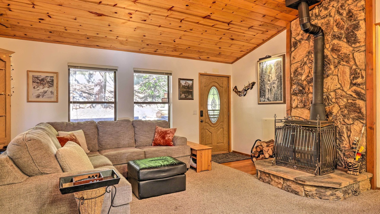 Photo of Livingroom in Twain Harte