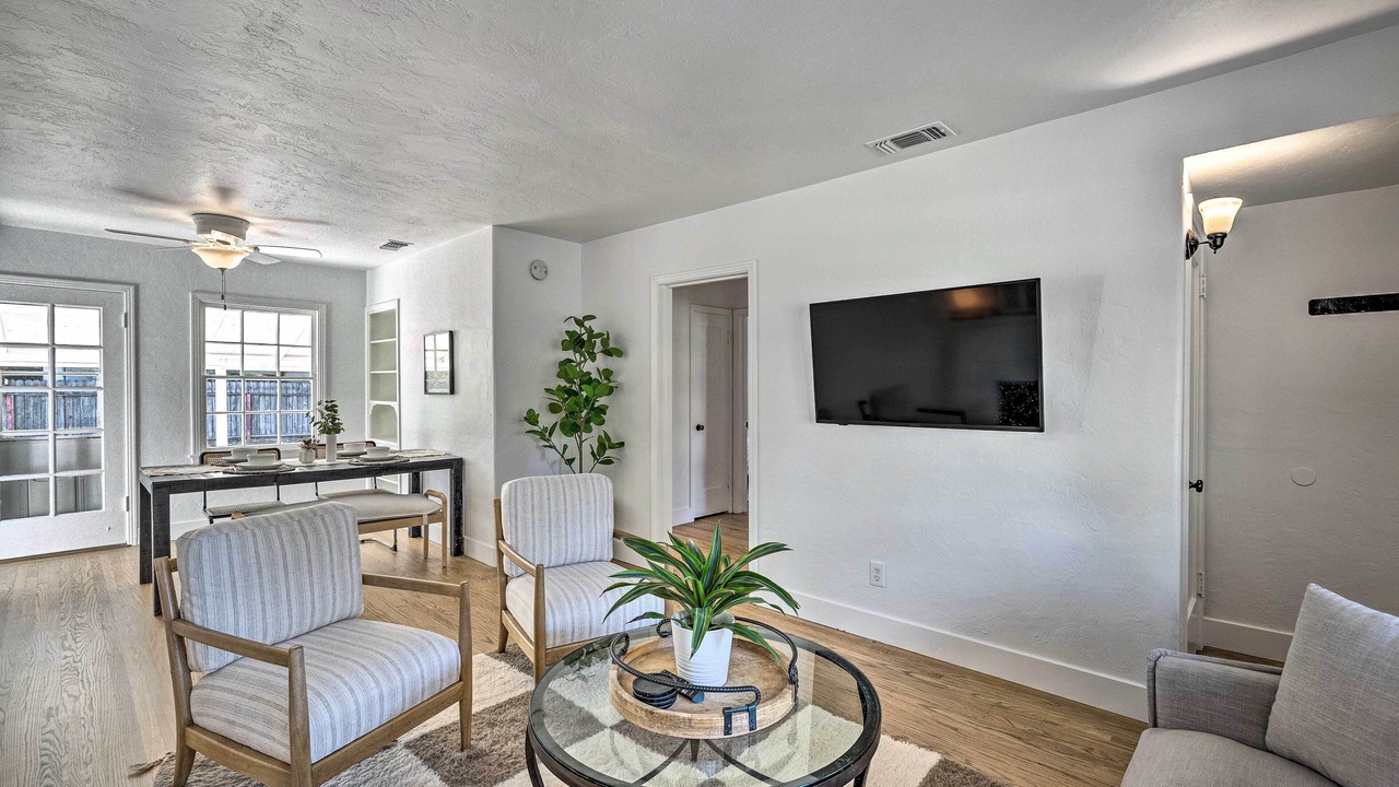 Photo of Livingroom in West Sacramento