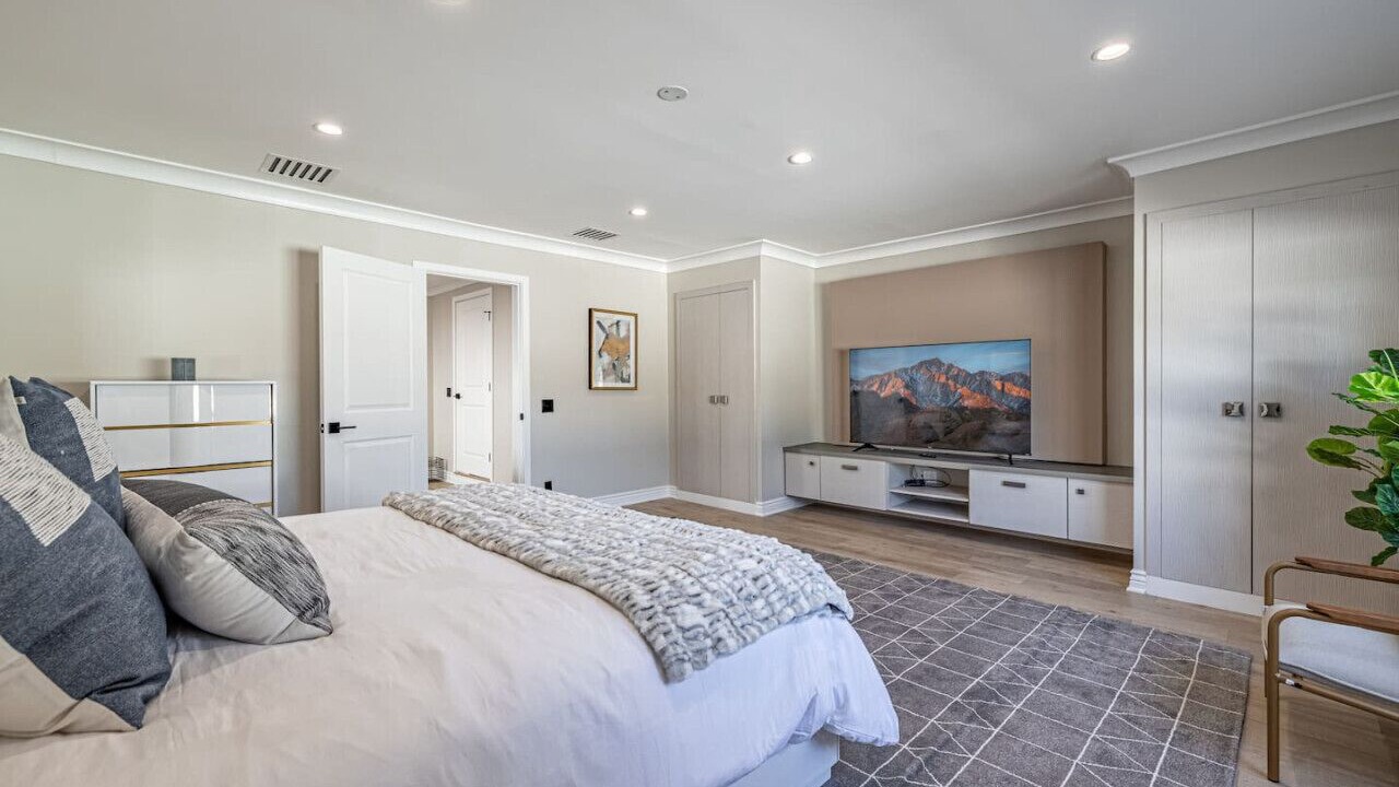 Photo of Bedroom in Valley Glen