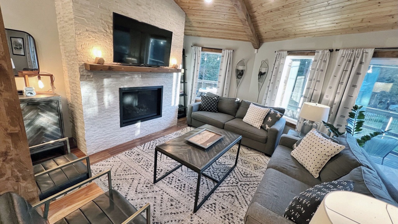 Photo of Bedroom in Echo Lake