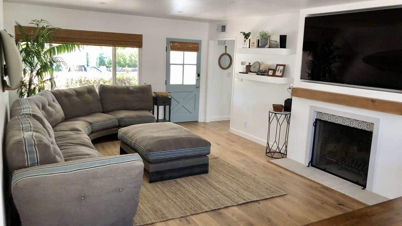 Photo of Livingroom in Alta Mesa