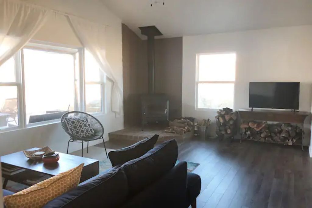 Photo of Livingroom in Lone Pine
