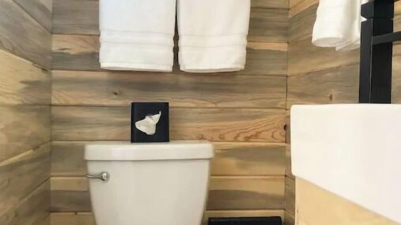 Photo of Bathroom in Lone Pine