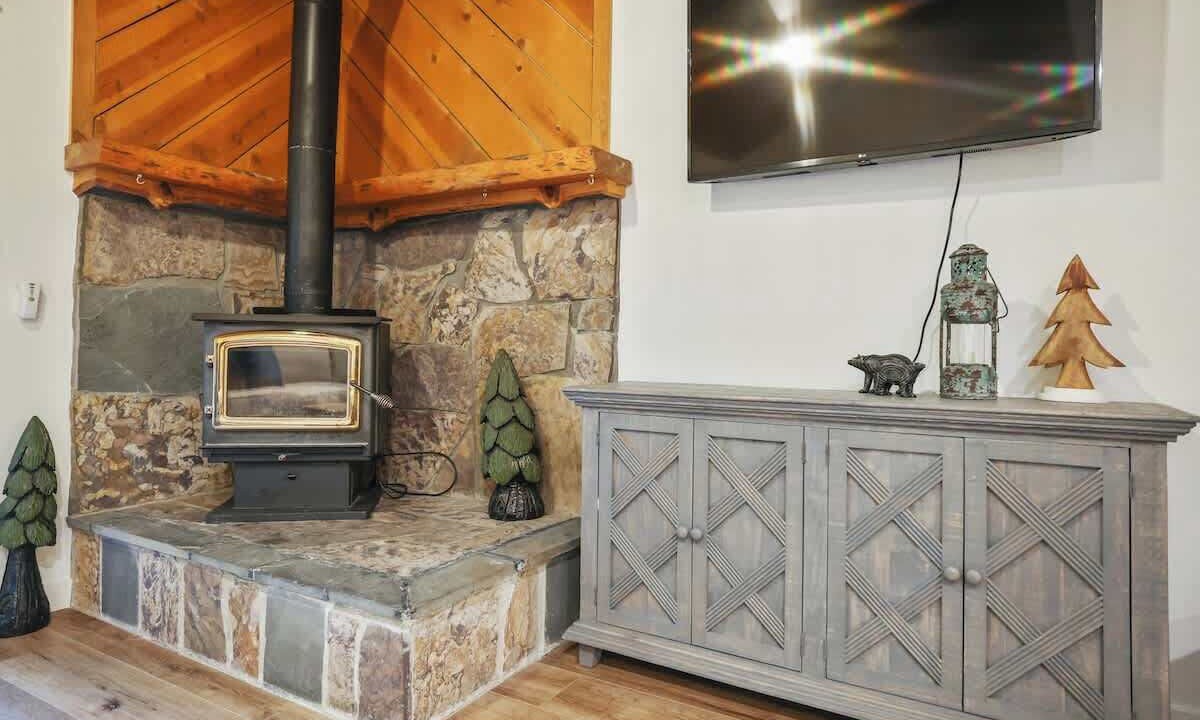 Photo of Livingroom in Shaver Lake