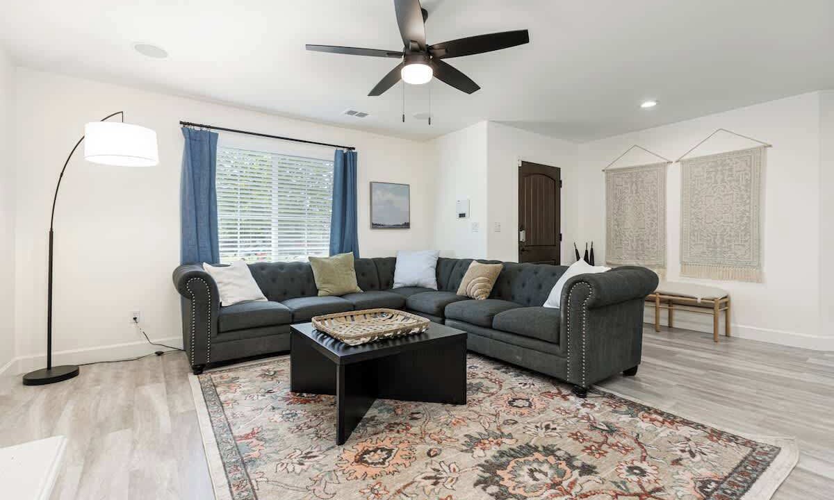 Photo of Livingroom in Tulare