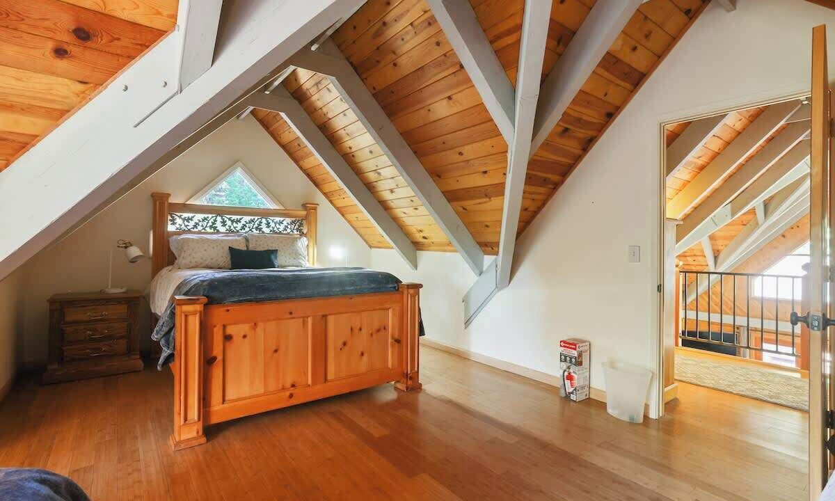 Photo of Bedroom in Sierra Cedars
