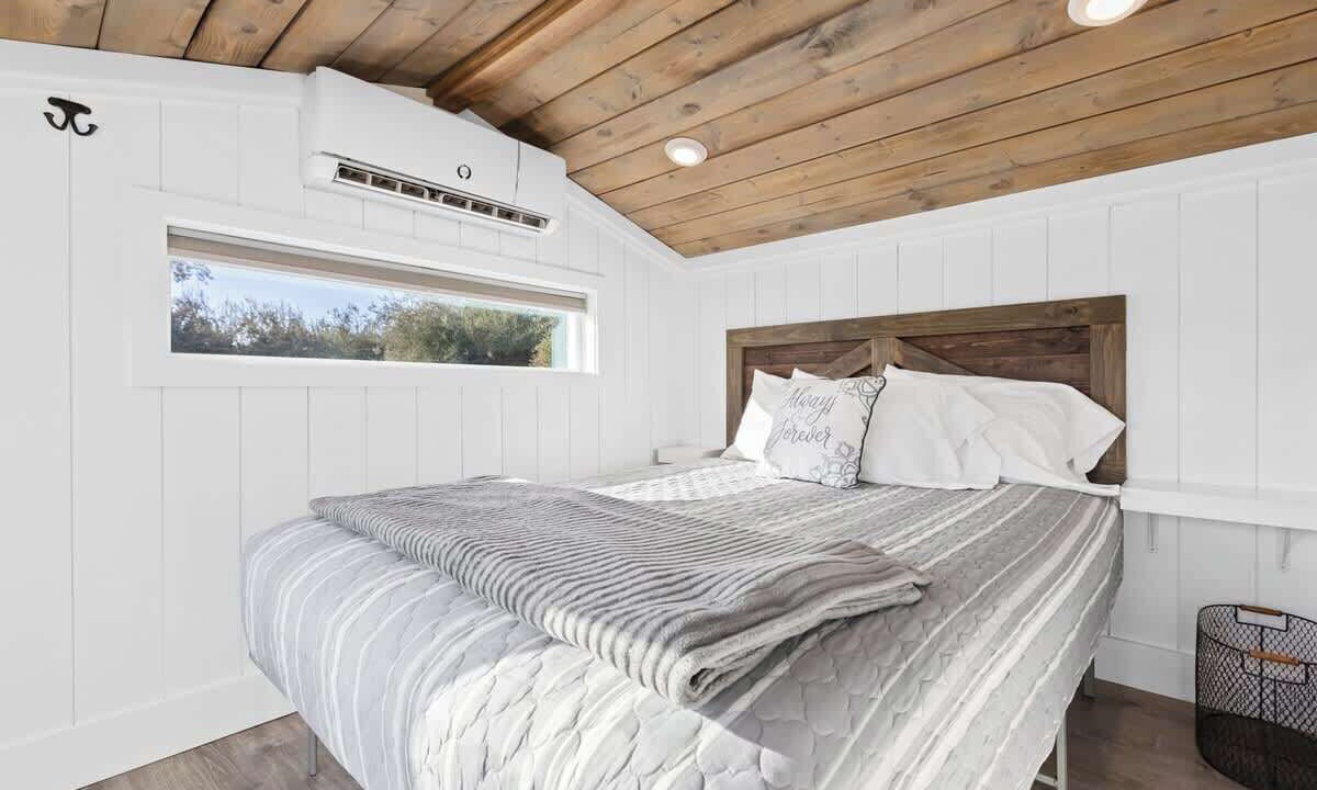 Photo of Bedroom in Lindsay