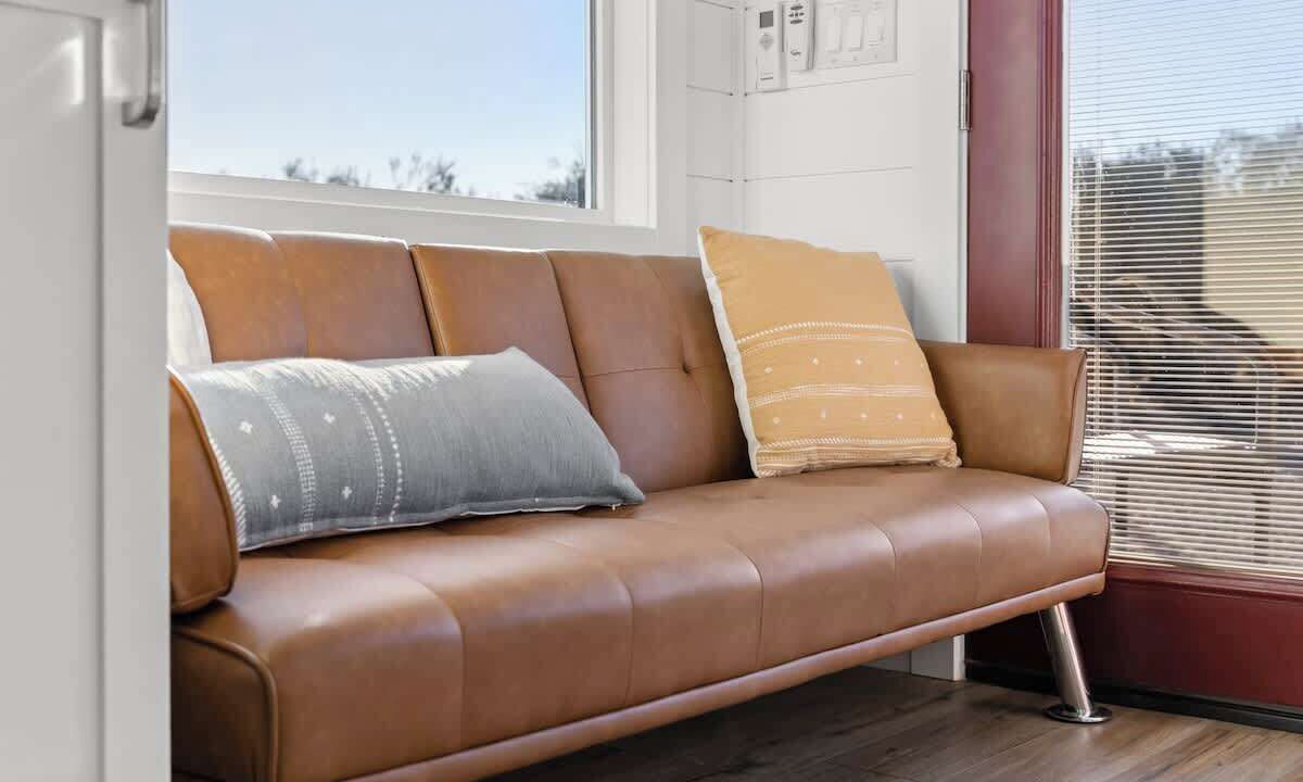 Photo of Livingroom in Lindsay