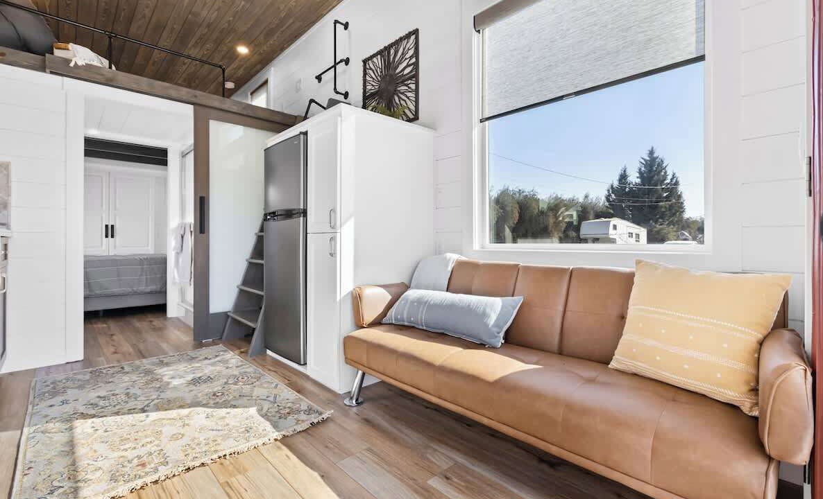 Photo of Livingroom in Lindsay