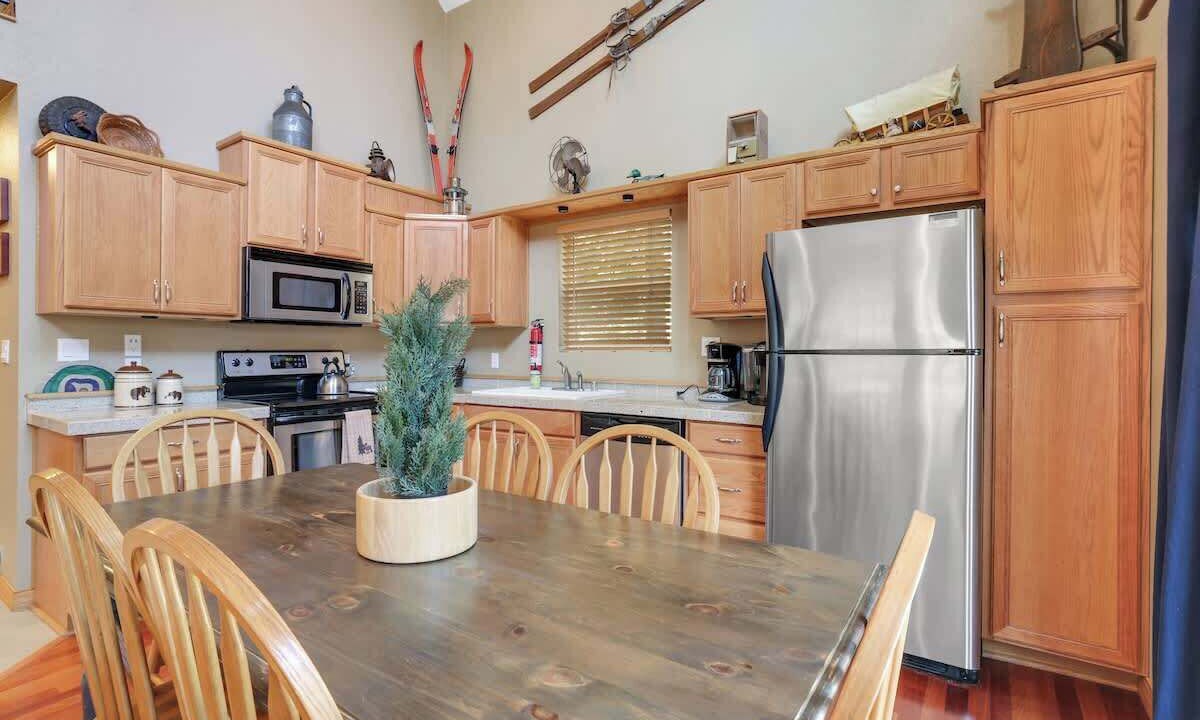 Photo of Kitchen in Sierra Cedars