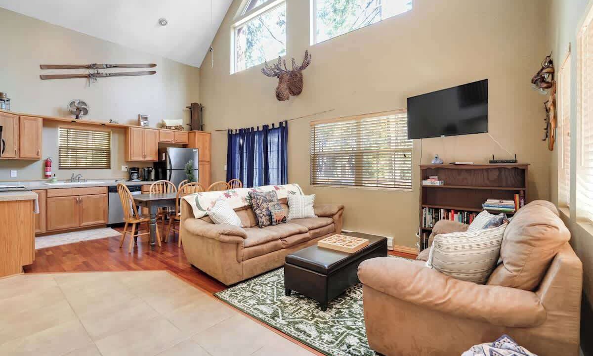 Photo of Livingroom in Sierra Cedars