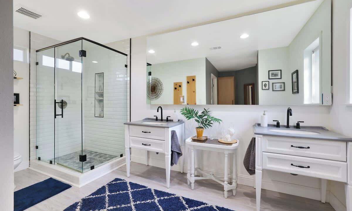 Photo of Bathroom in Tulare