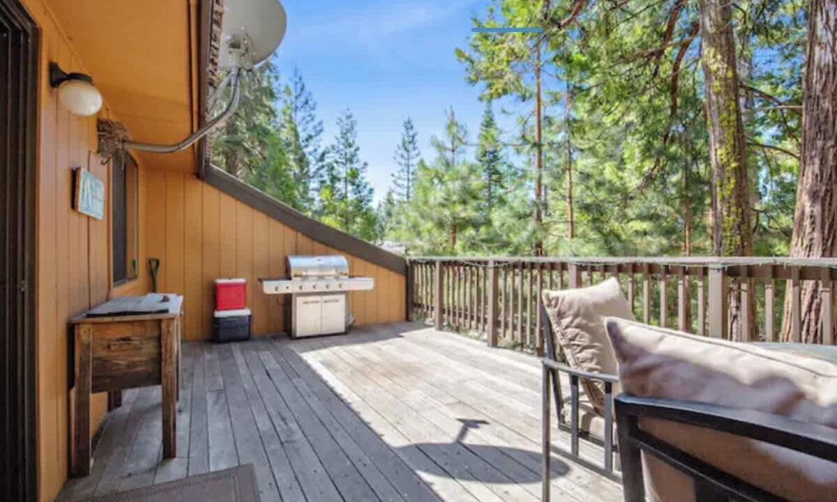 Photo of Patio Balcony in Shaver Lake