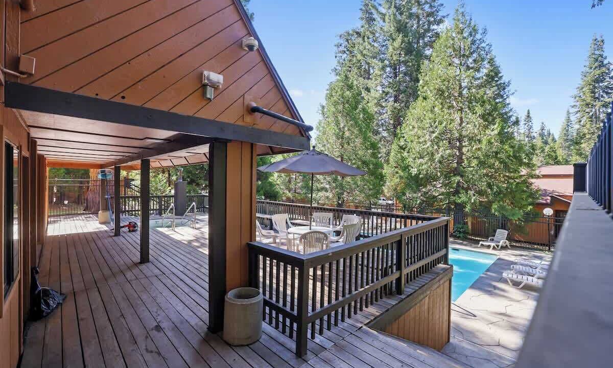 Photo of Patio Balcony in Shaver Lake