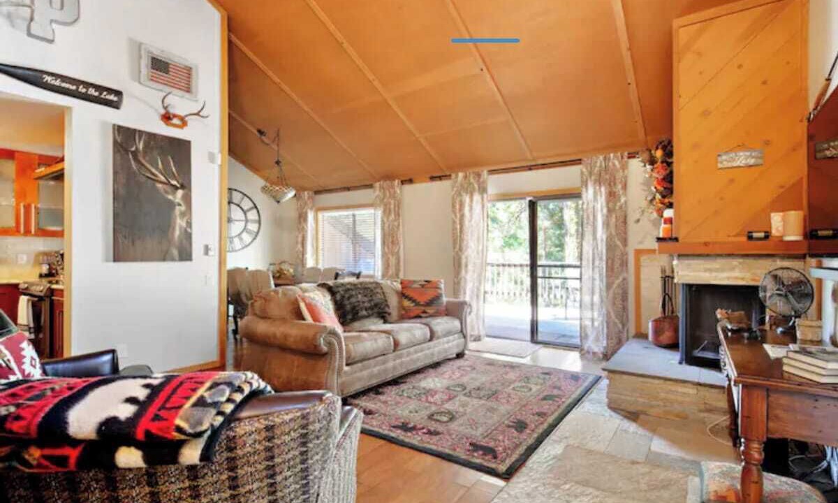 Photo of Livingroom in Shaver Lake