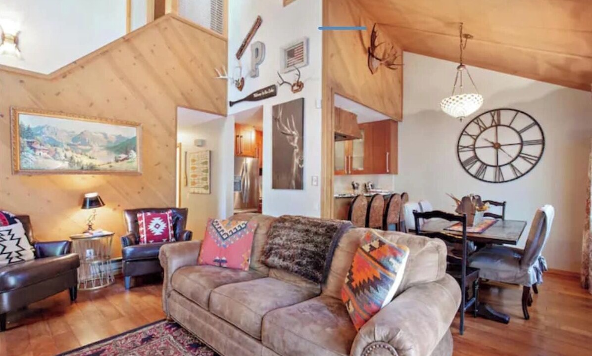 Photo of Livingroom in Shaver Lake