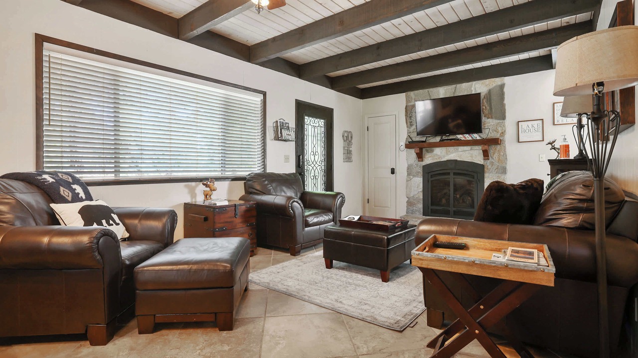 Photo of Livingroom in Sierra Cedars