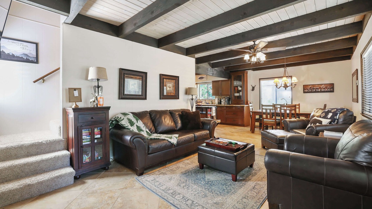 Photo of Livingroom in Sierra Cedars
