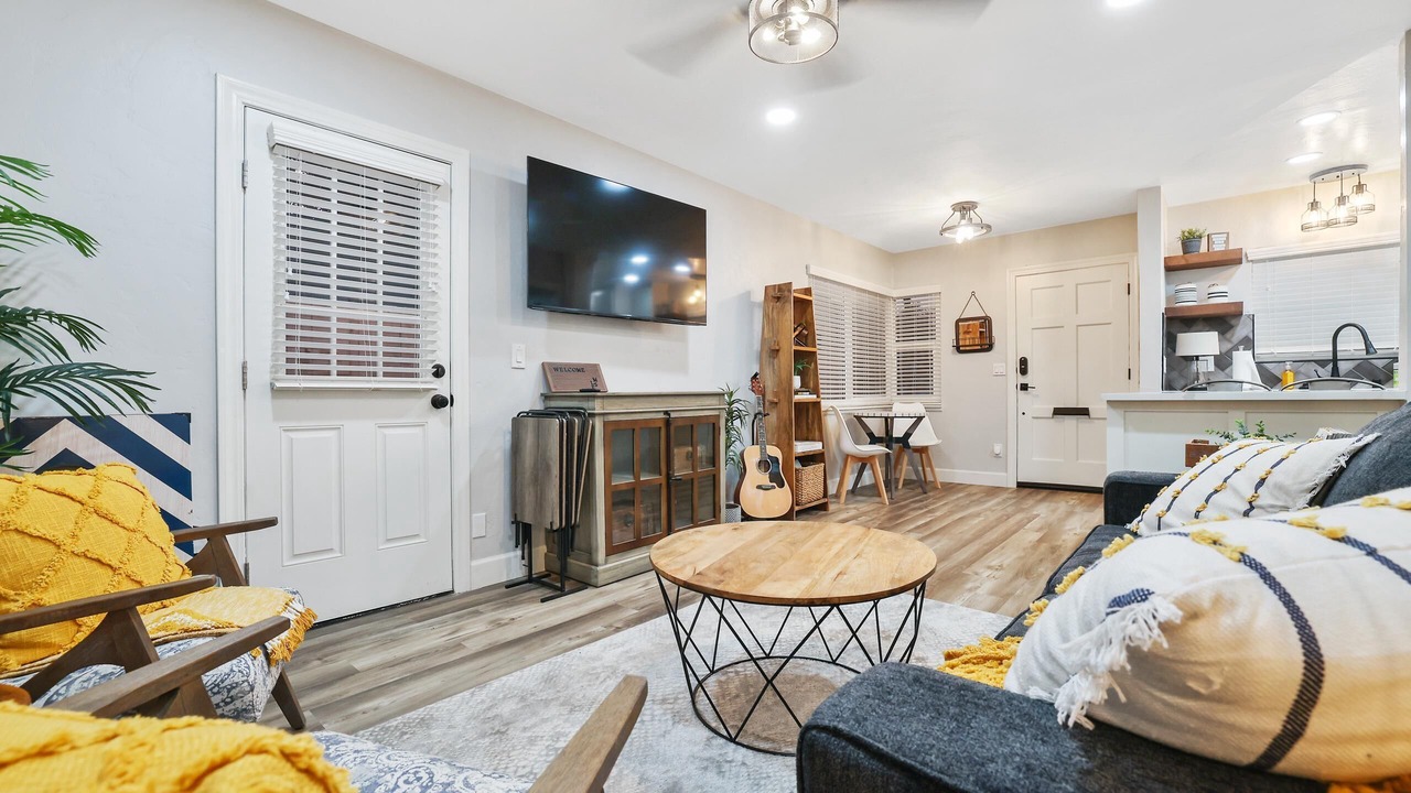 Photo of Livingroom in Exeter