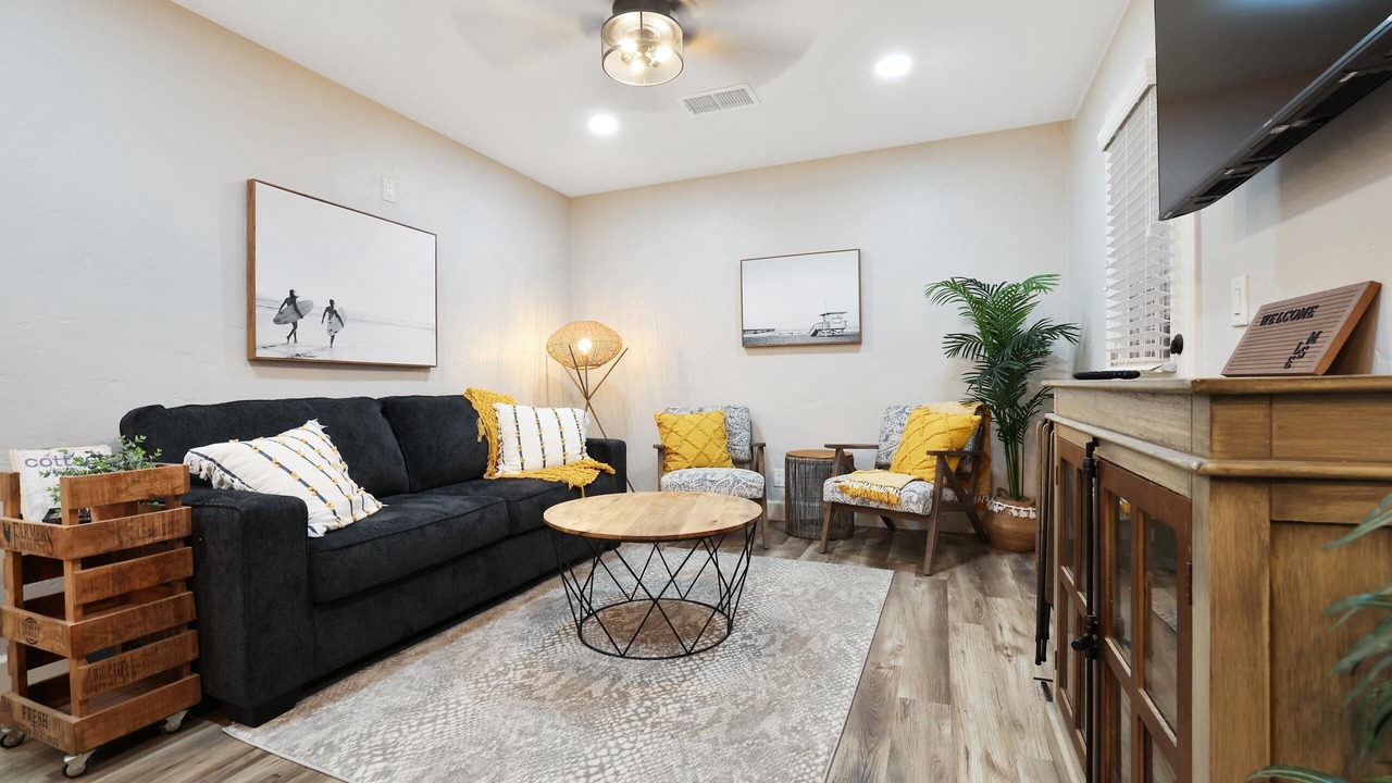Photo of Livingroom in Exeter