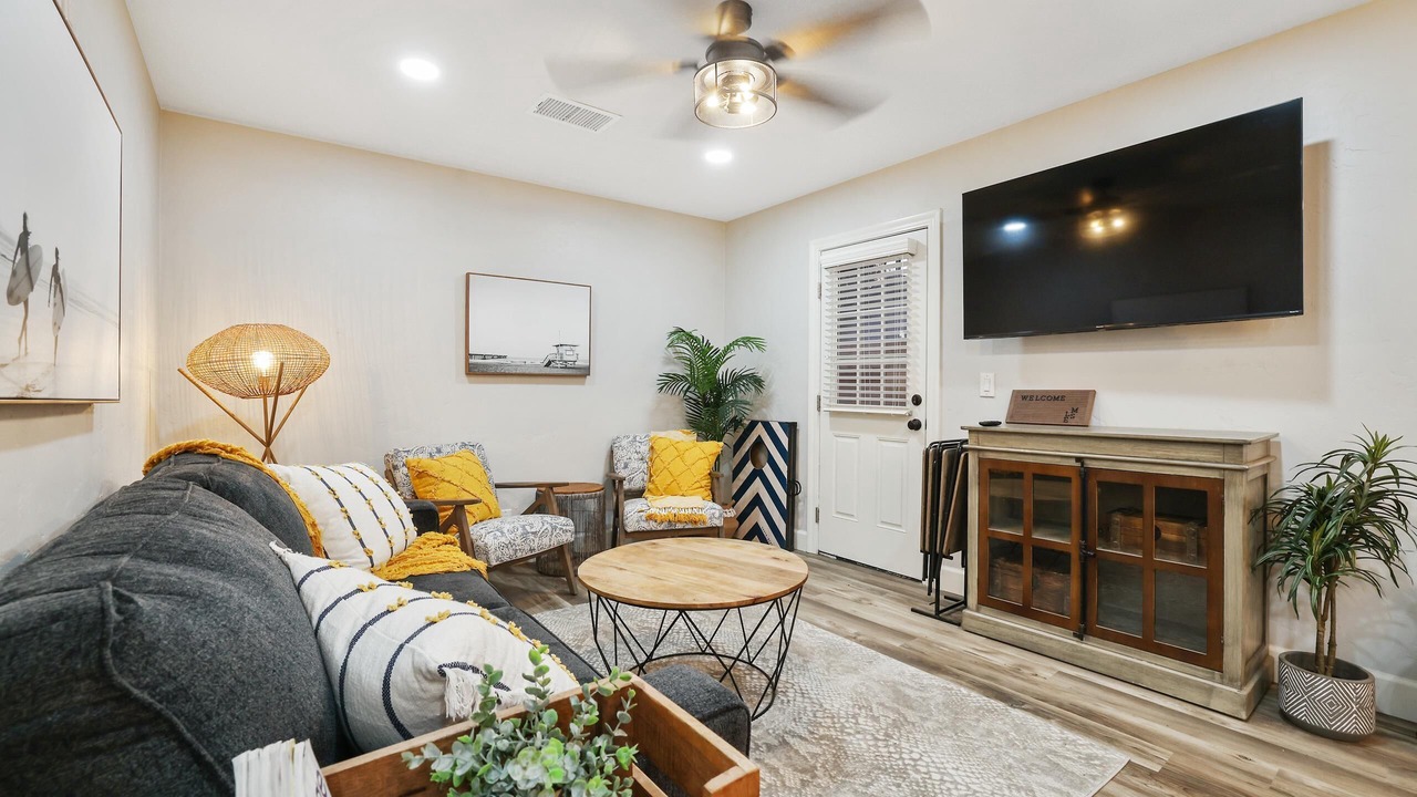 Photo of Livingroom in Exeter