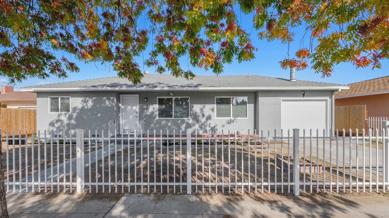 Photo of Outdoor in Raisin