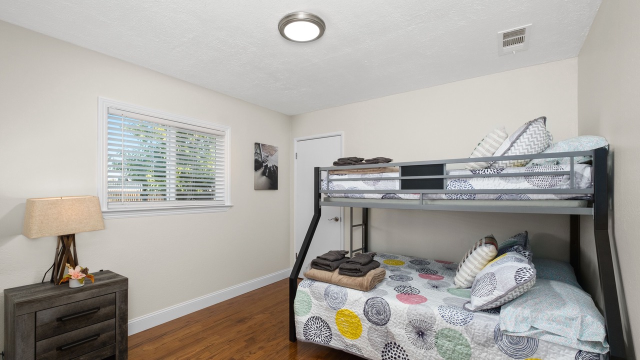 Photo of Bedroom in Raisin